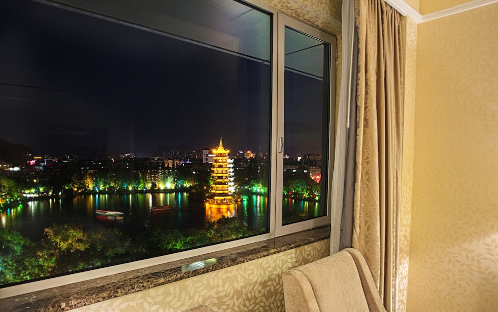 Lijiang Waterfall Hotel 62/71