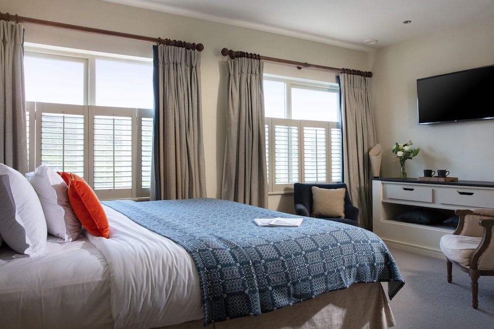 STANDARD, KING BED