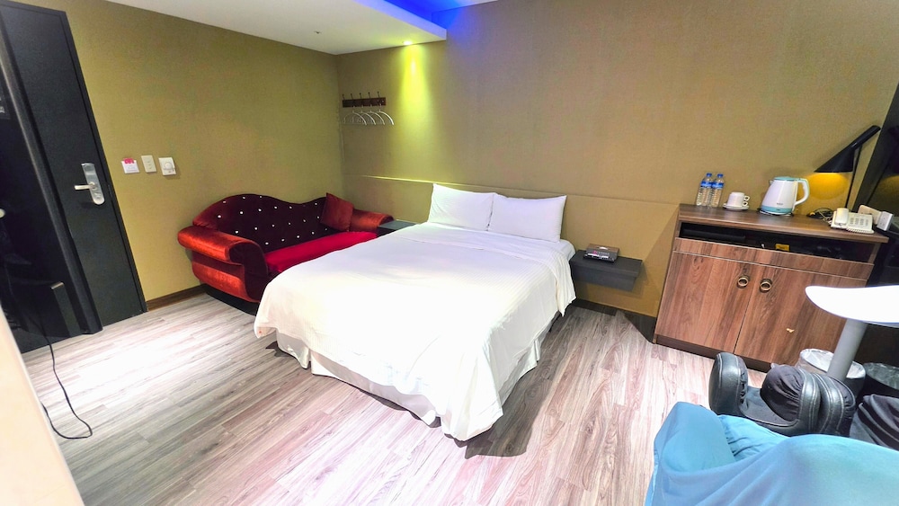 Colors Infinity Inn 38/70