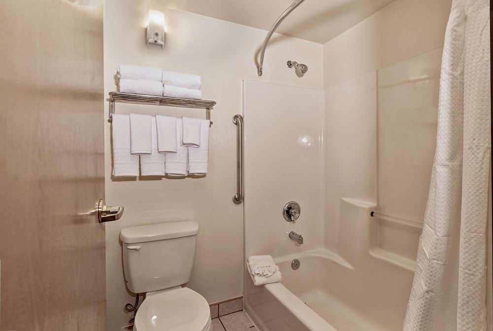 SureStay Plus Hotel by Best Western SeaTac Airport 10/30