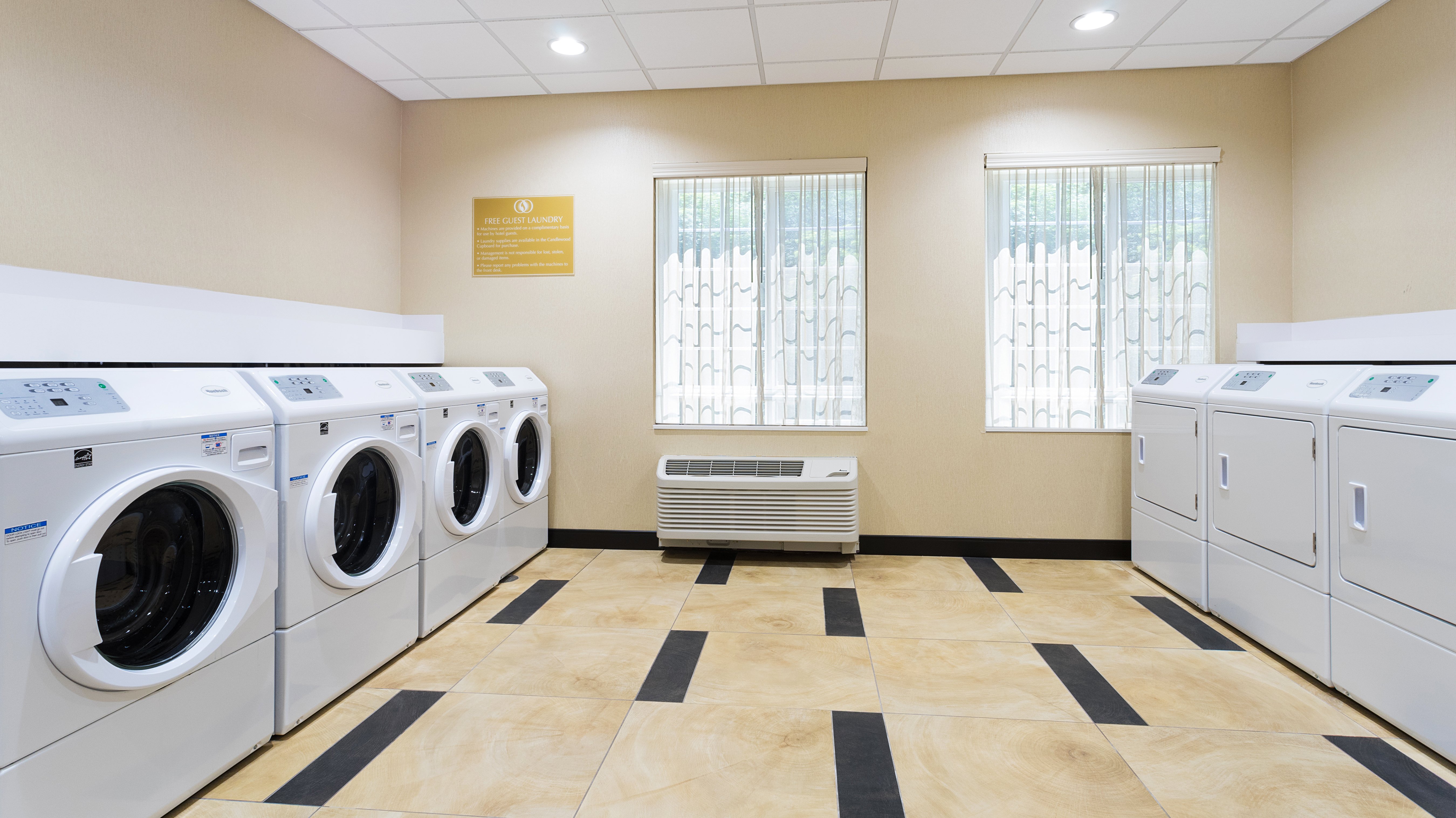 Candlewood Suites GROVE CITY - OUTLET CENTER 24/43
