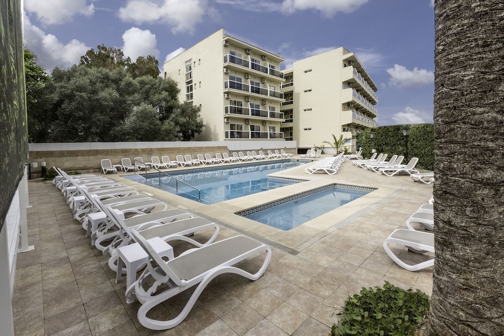 Azuline Hotel Bahamas and Bahamas II 62/65