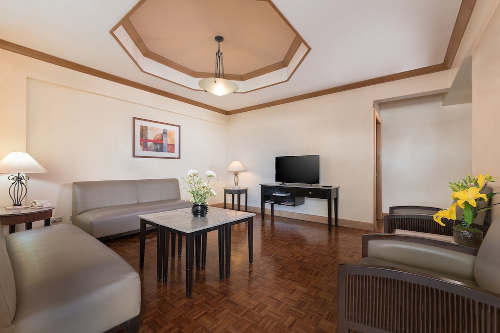 Tropicana Suites 53/74