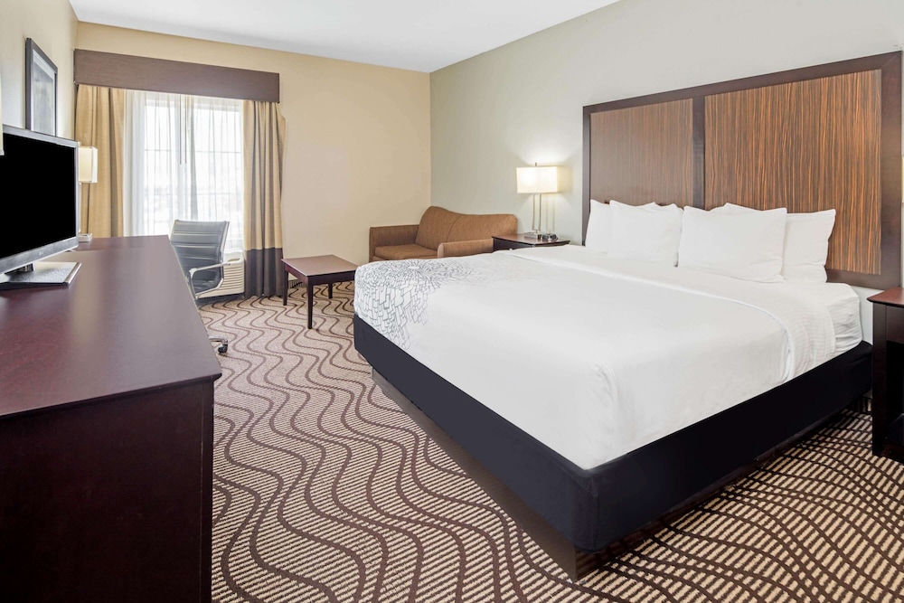 La Quinta Inn & Suites by Wyndham Gonzales LA 12/48
