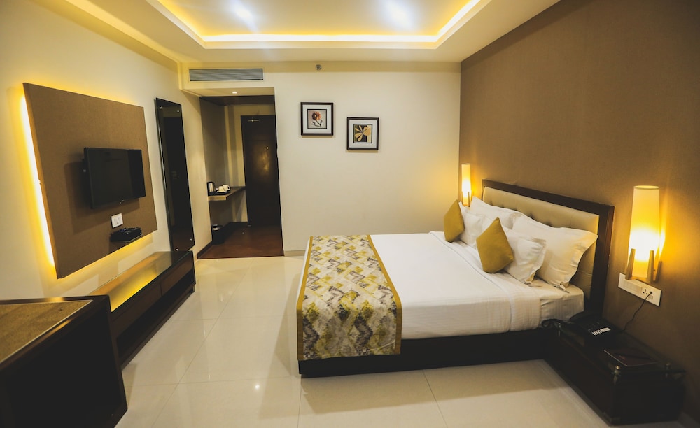 Rudraksh Club & Resort 4/27