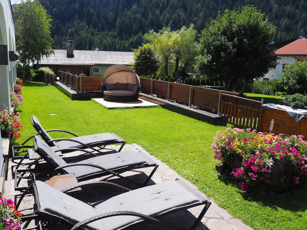 BEAUTY & SPORTHOTEL TIROLERHOF 45/50
