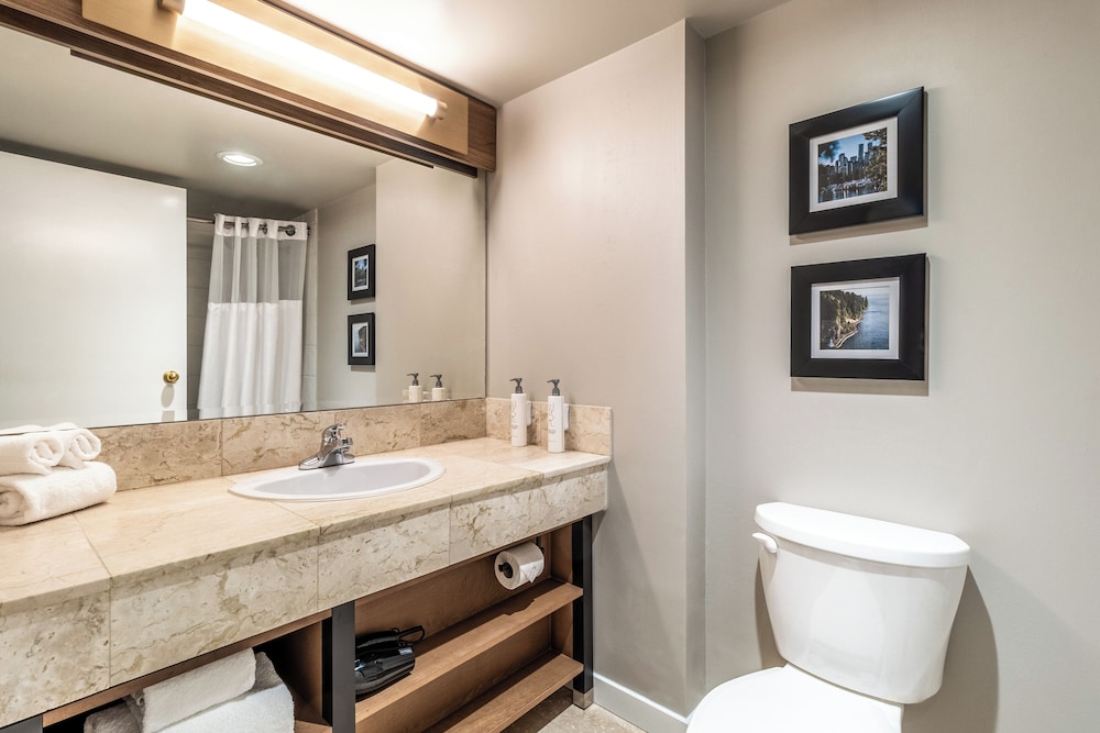 Atrium Inn Vancouver 48/48