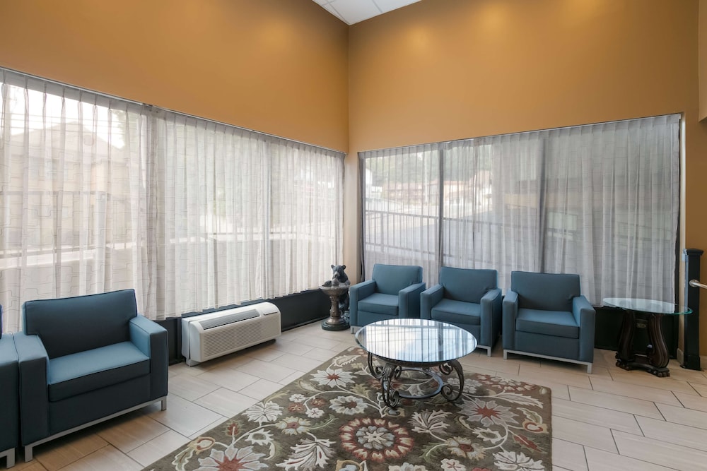 Surestay Plus Hotel By Best Western Gatlinburg 21/30