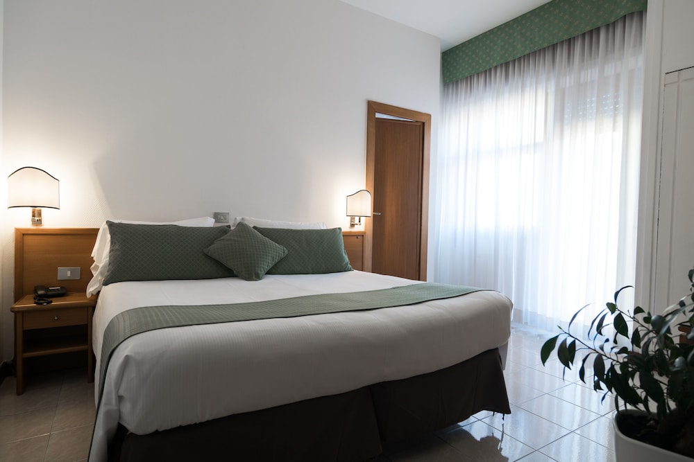 Hotel Pacific 17/50