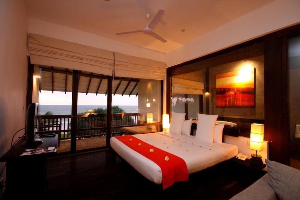 Room at Temple Tree Resort and Spa, INDURUWA