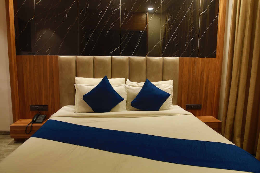Hotel Rock Regency 6/55
