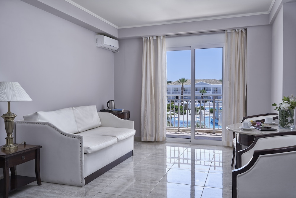 Sandy Beach Resort 17/63
