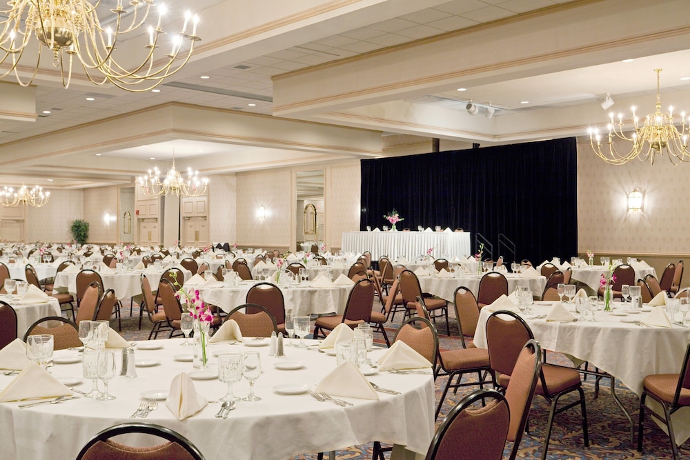 Holiday Inn Portland-By The Bay 50/74