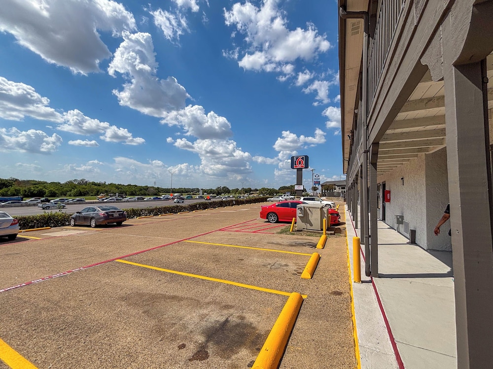 Studio6 Suites Mesquite, TX – Gross Rd 40/67