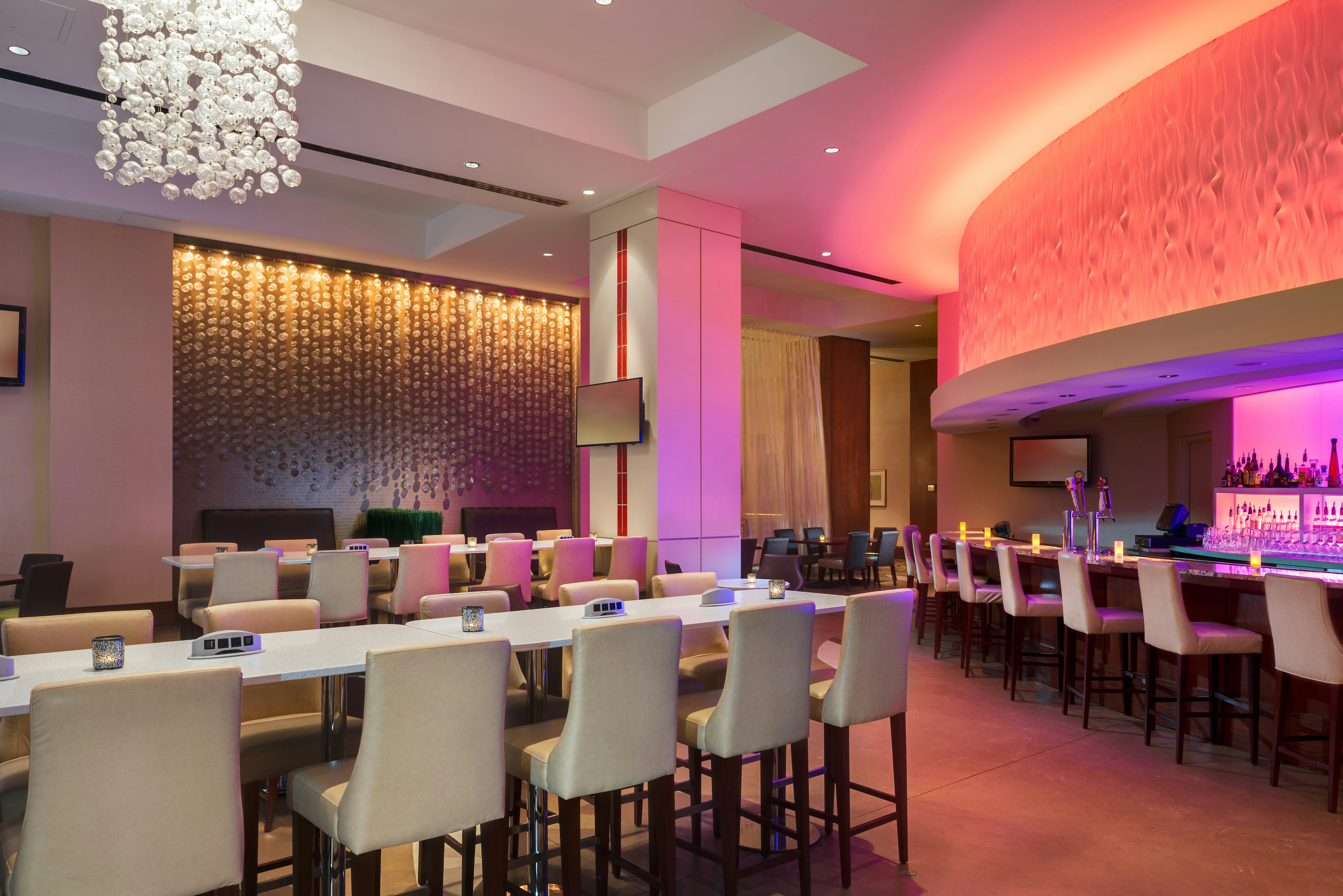 Hilton Charlotte Uptown (ex Hilton Charlotte Center City) 50/82
