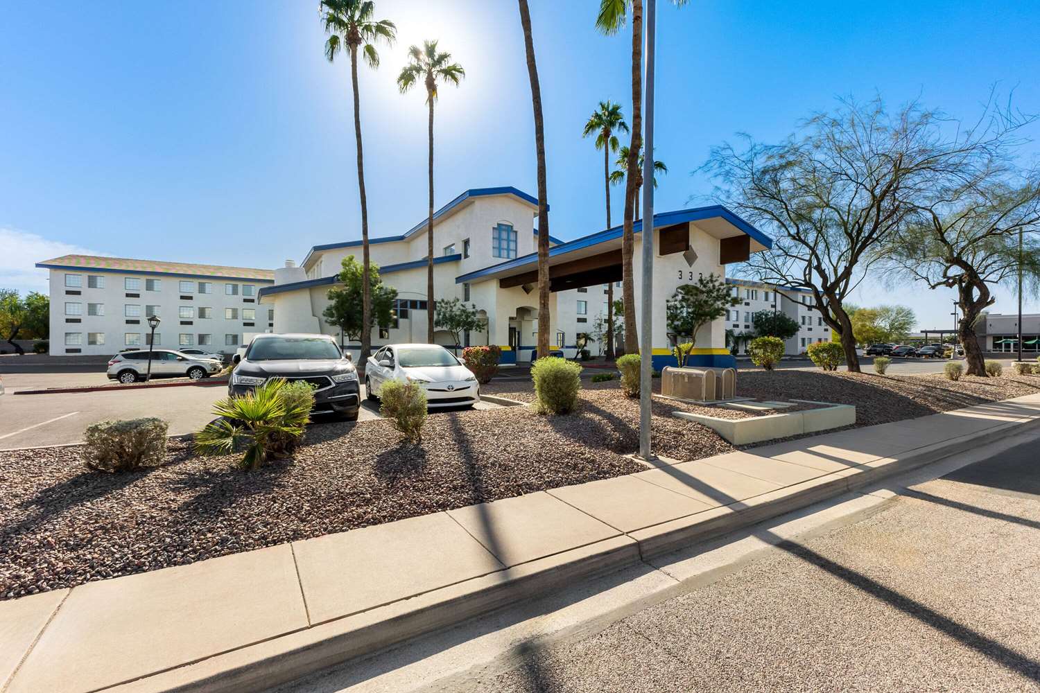 Days Inn & Suites by Wyndham Mesa Near Phoenix 30/36