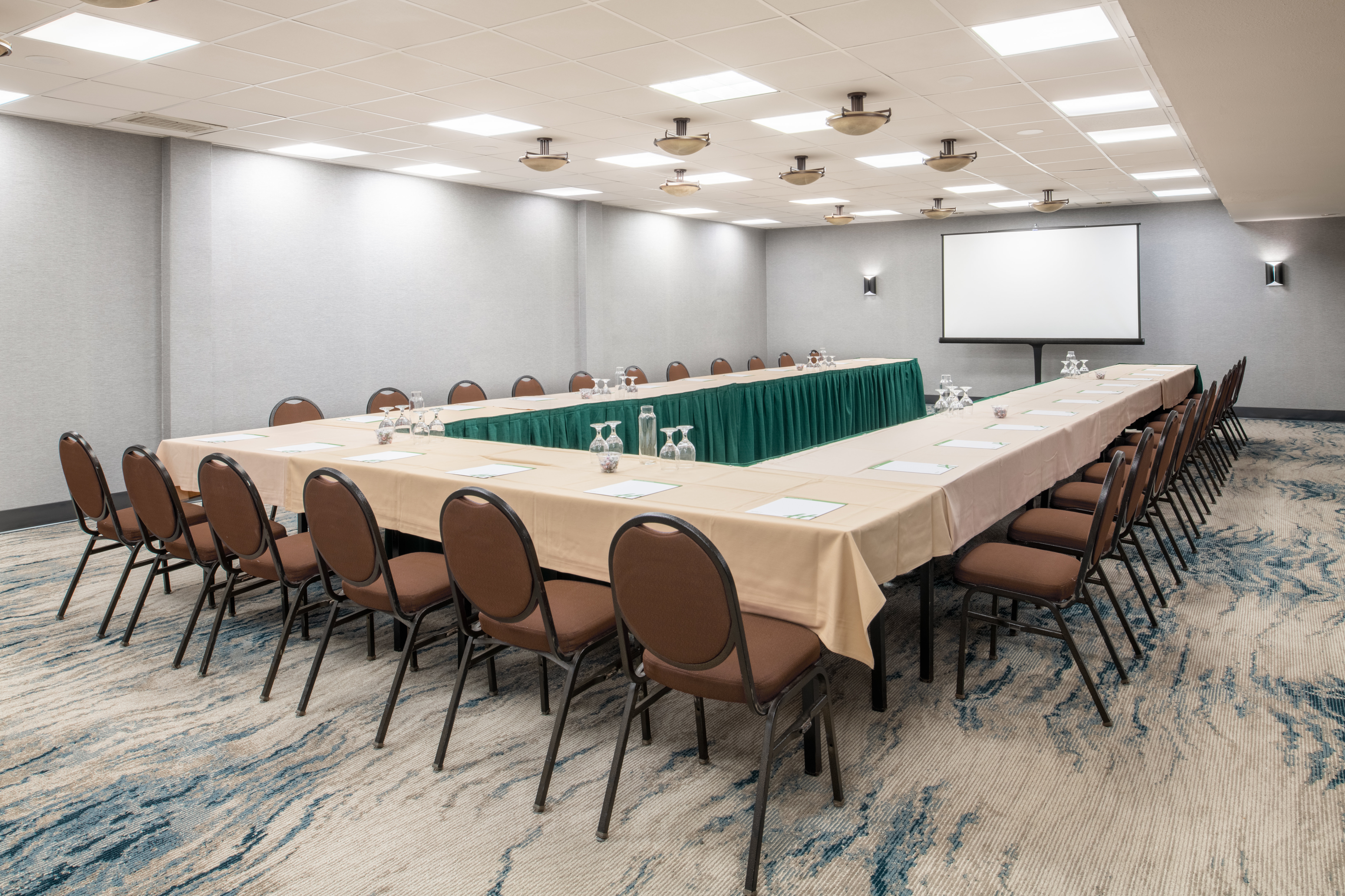 Holiday Inn Portland Columbia Riverfront An Ihg Hotel 39/53