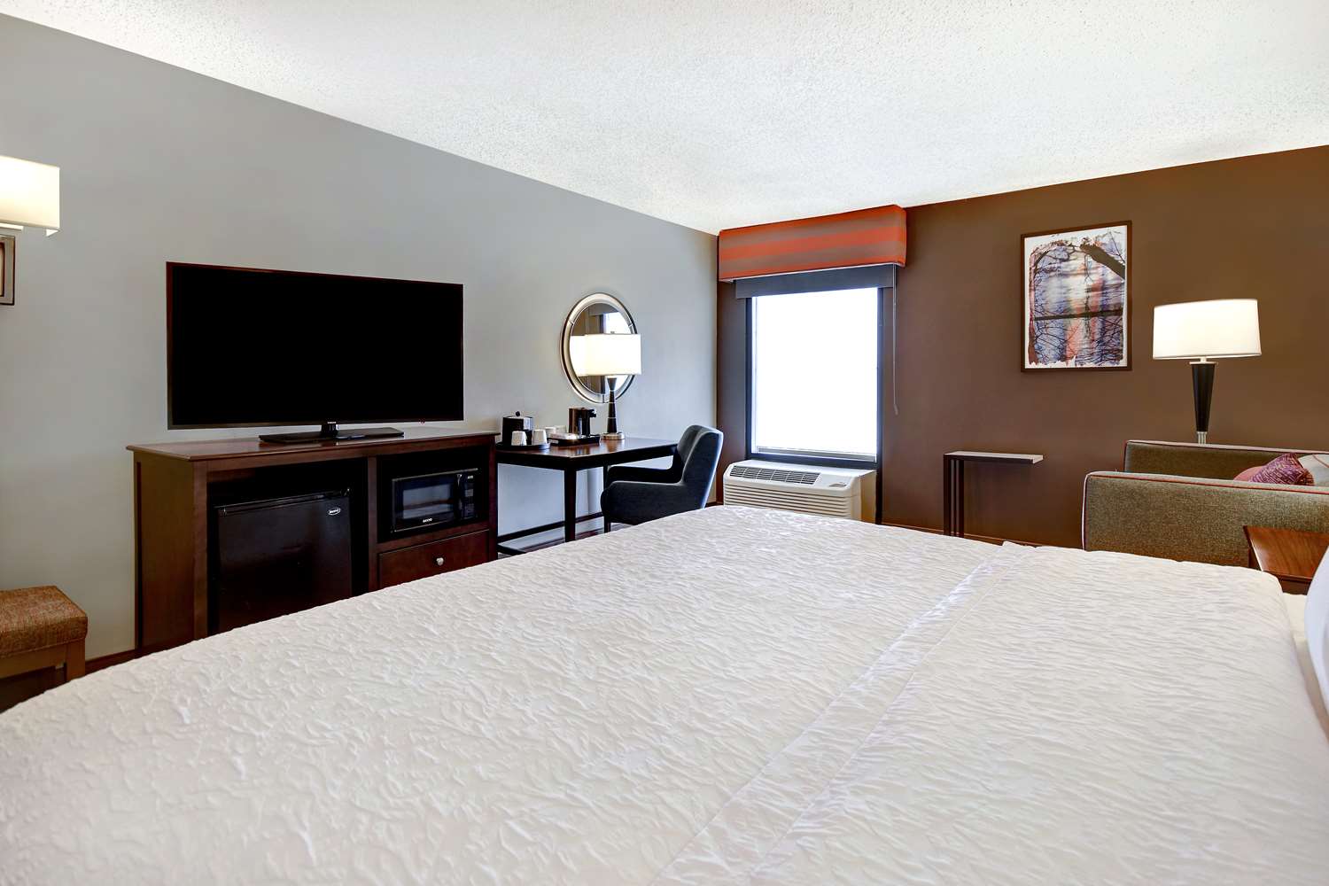 ROOM, KING BED, SOFA