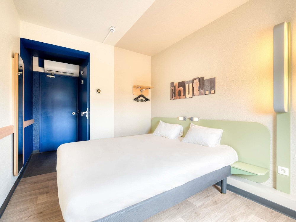 Ibis Budget Versailles Trappes 17/41