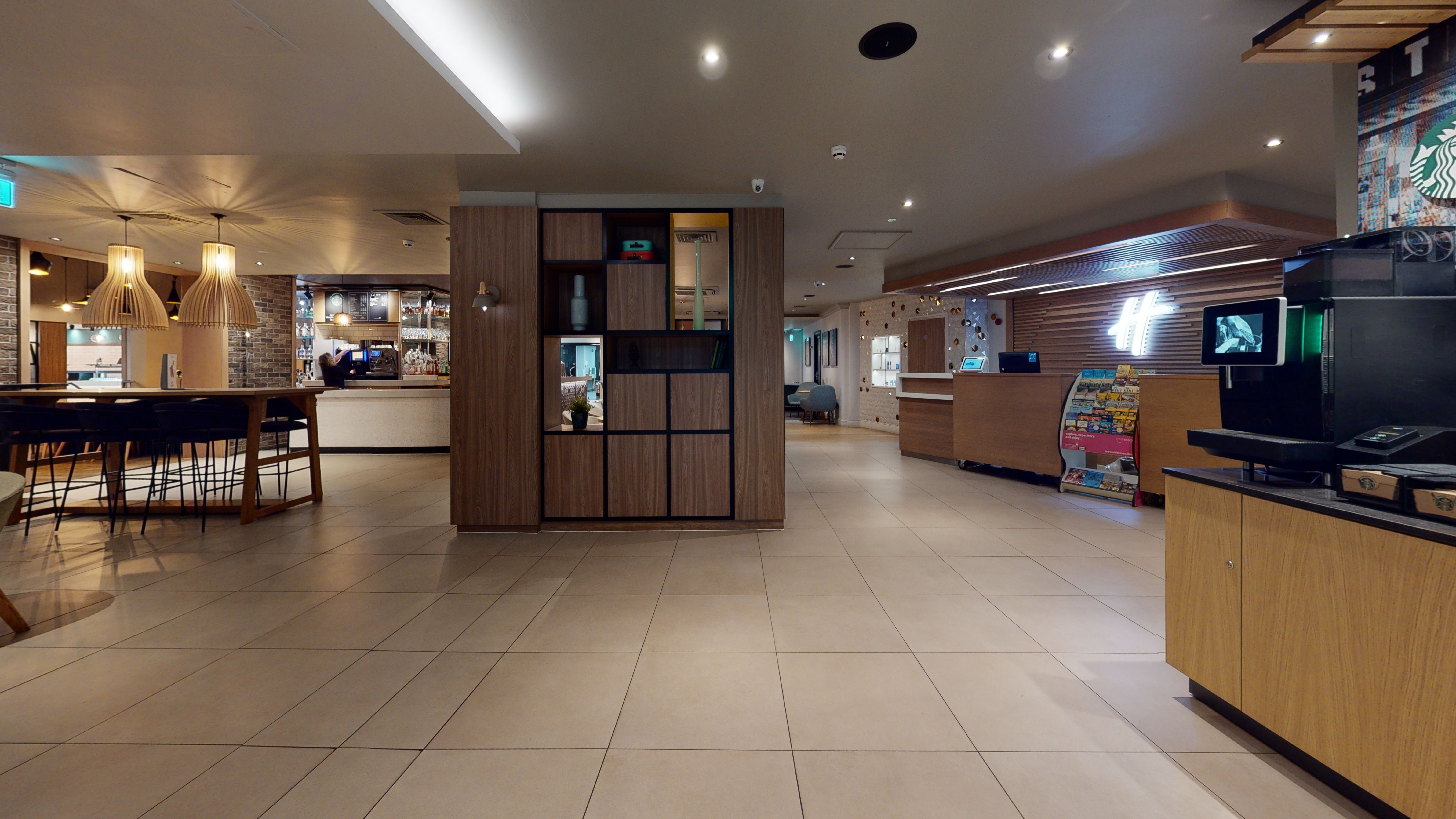 HOLIDAY INN BRENTWOOD M25, JCT 28 13/74