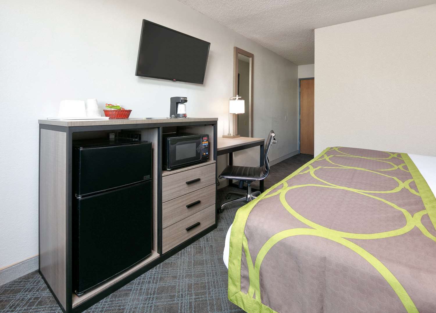 Super 8 by Wyndham Amarillo East 33/37