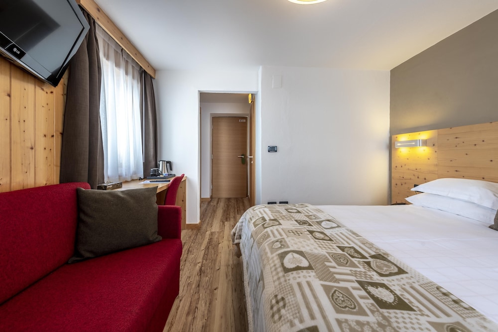 Hotel Col Di Lana 9/41