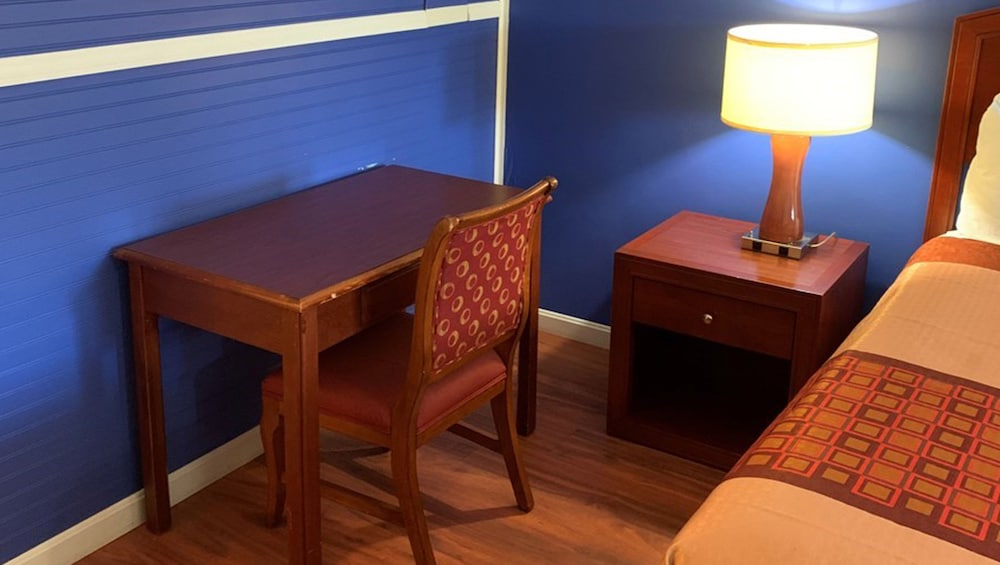 Magnuson Hotel Hampton NH 27/35
