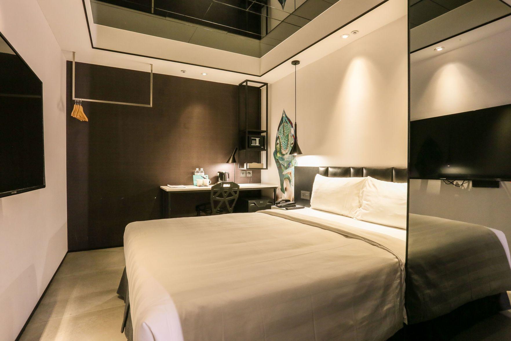Comfort, Basement, King Bed, No Window