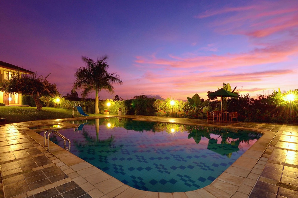 The Jayakarta Inn & Villas Cisarua 29/33