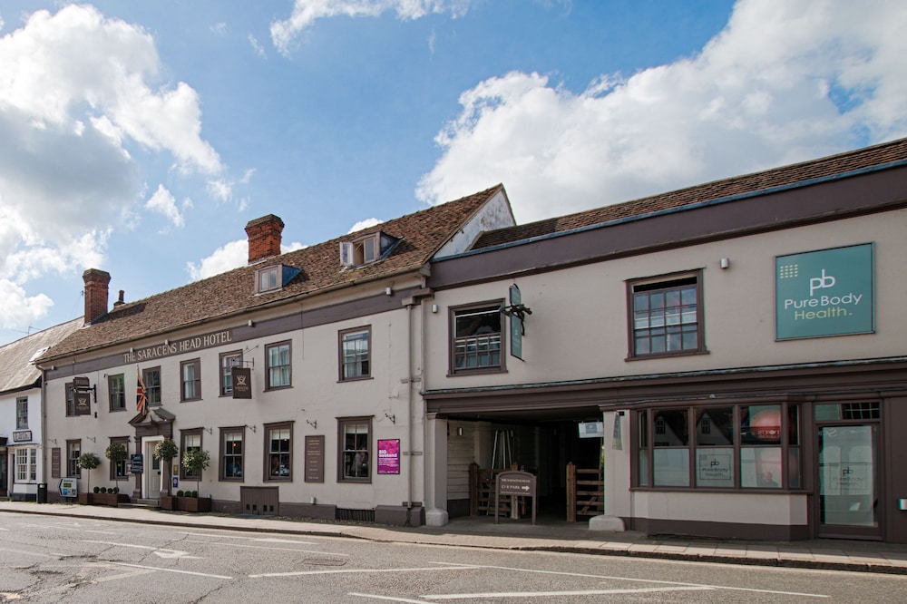 Saracens Head Hotel 2/50