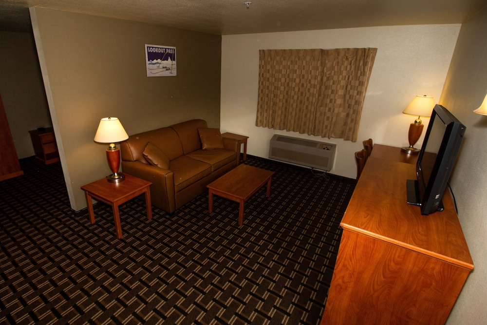 FAIRBRIDGE INN & SUITES KELLOGG 37/48