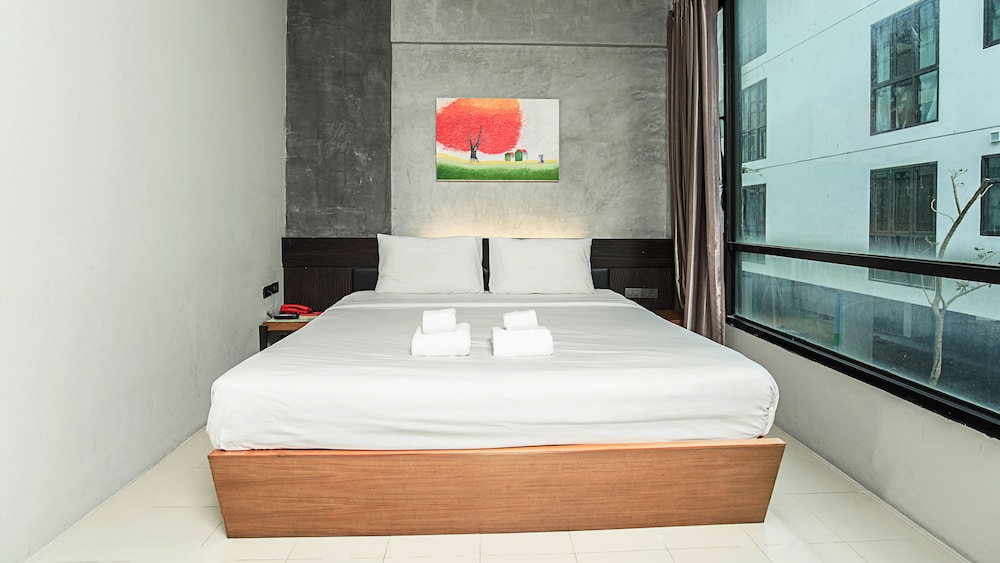 B2 Green Boutique & Budget Hotel 37/62