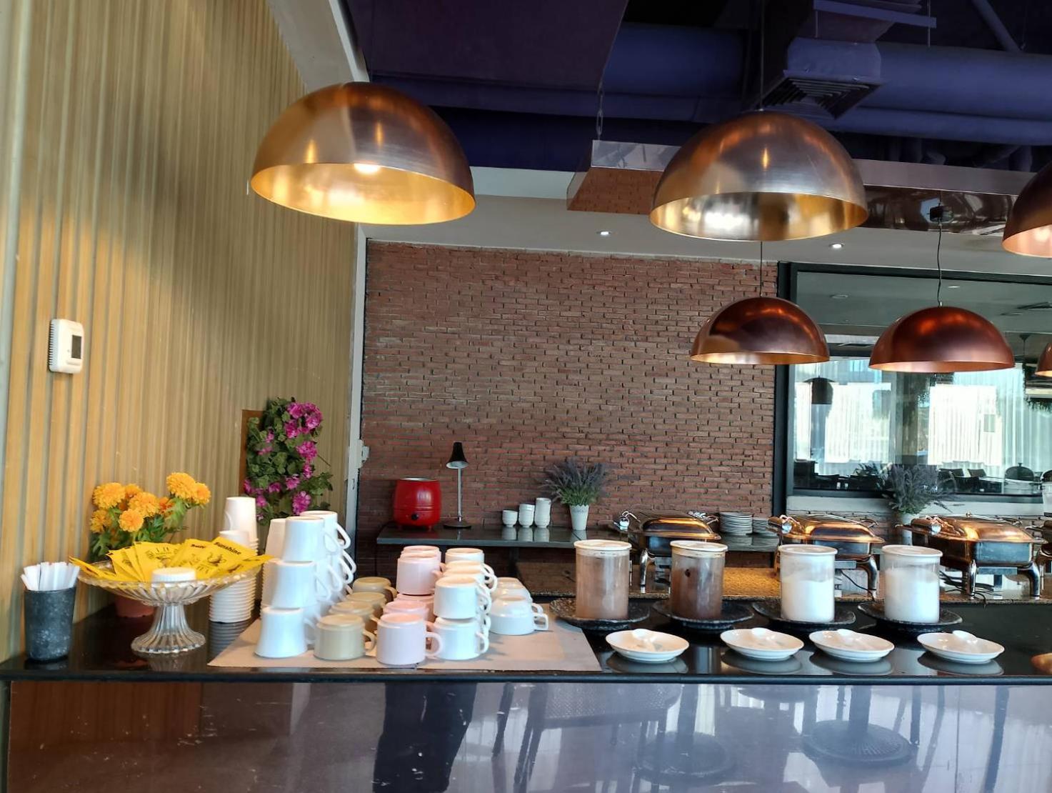 CBD 2 Hotel 42/46