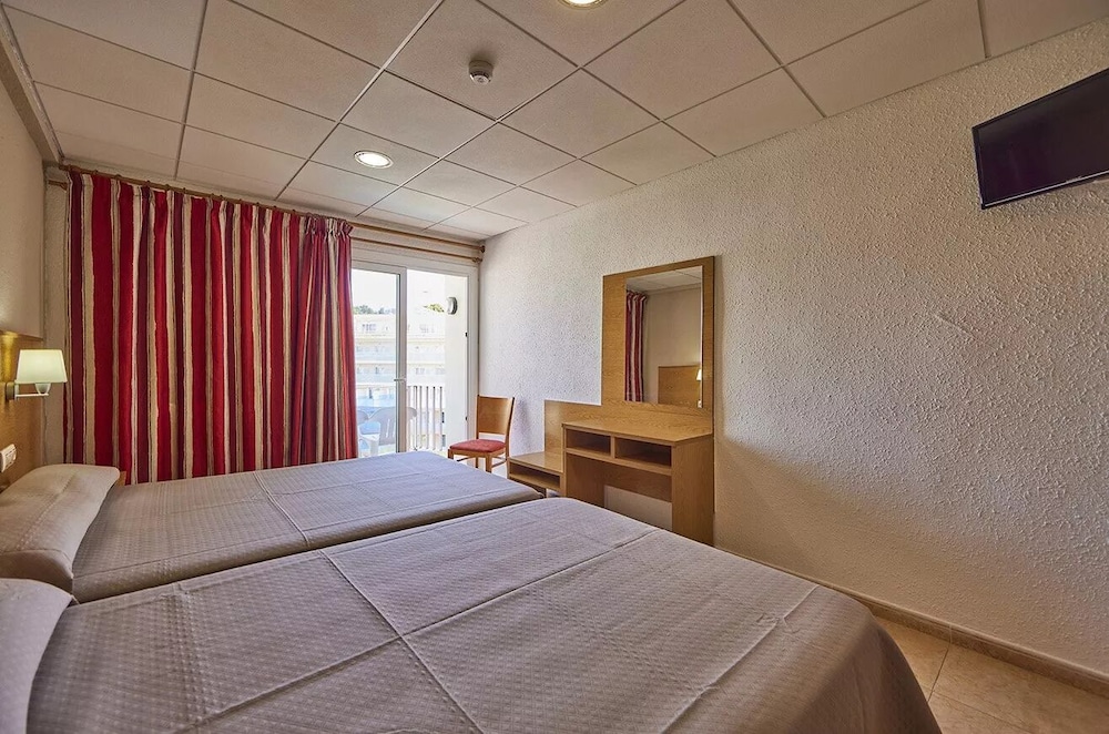 Standard, Double Bed, Pool View
