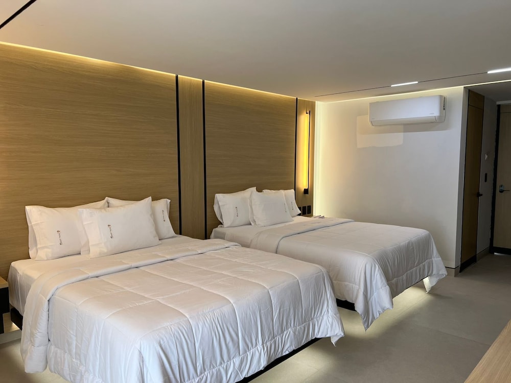 Hotel Lepanto 27/68