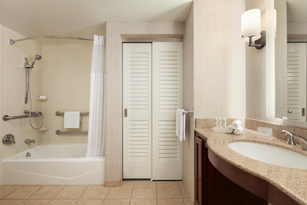 2 Bedrooms, Suite, 2 King Beds, 2 Bathrooms
