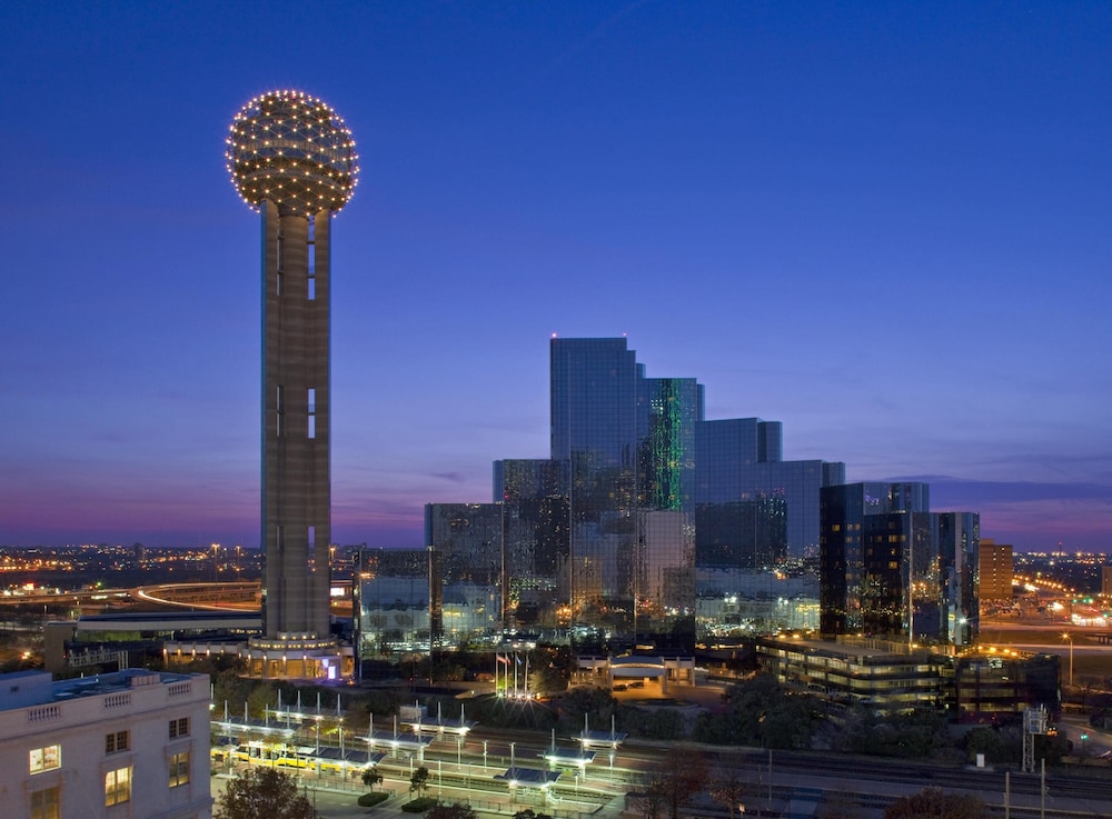 Hyatt Regency Dallas 72/78
