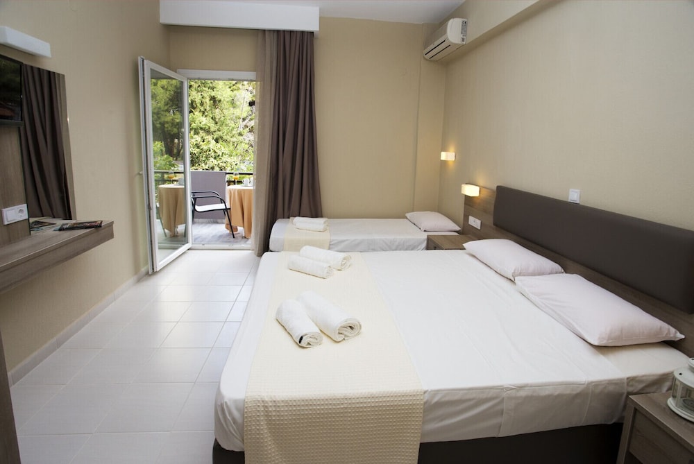 Hotel Sirines 9/50