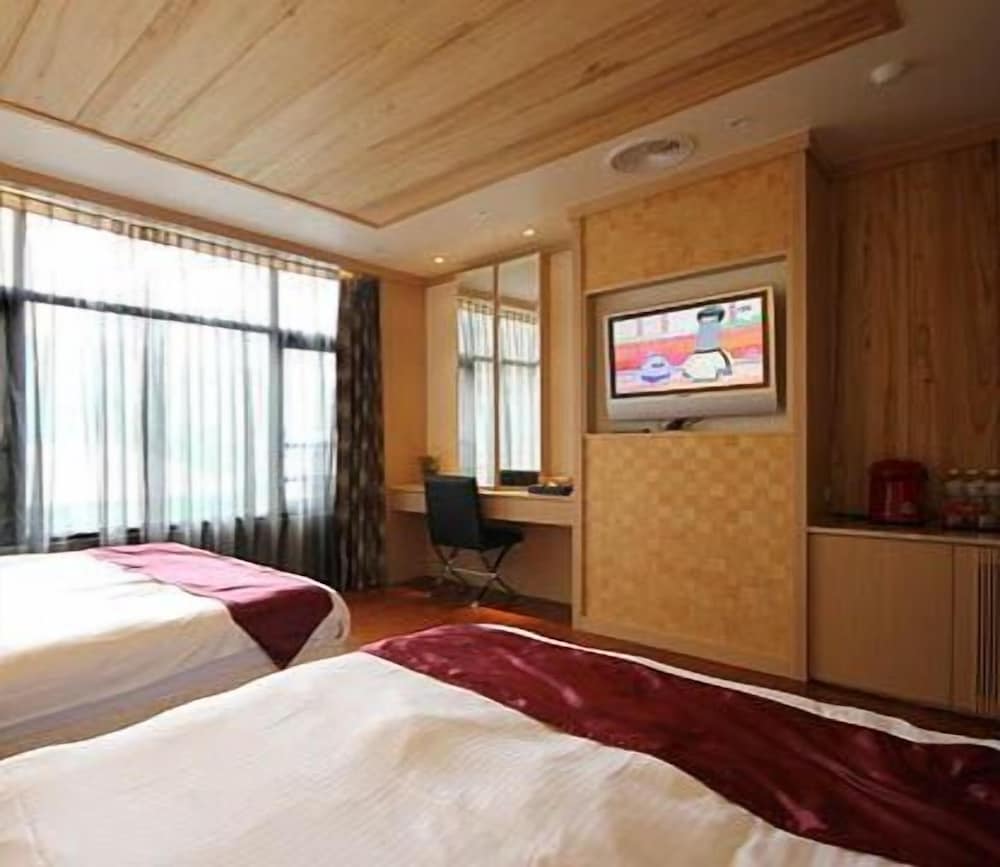 Shuian Lakeside Hotel 39/75