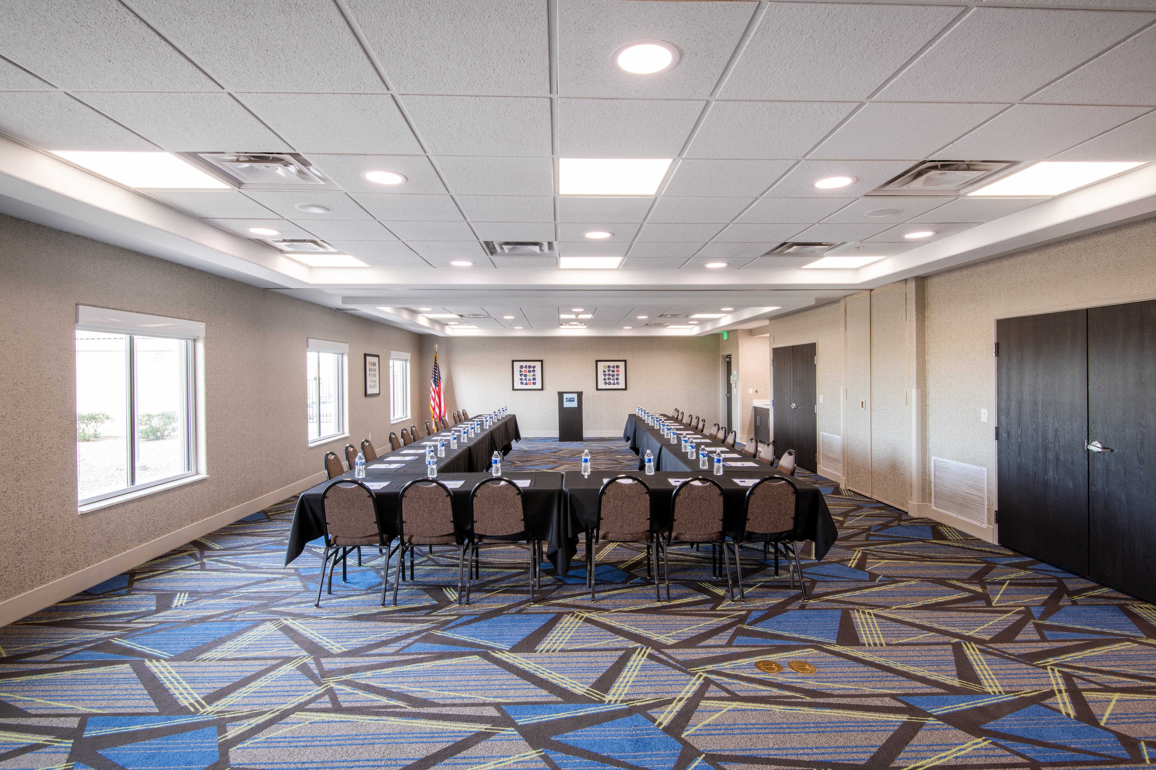 Holiday Inn Express Hotel Suites Yuma 68/79