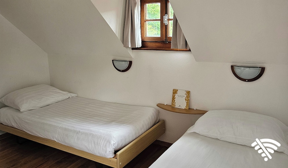 COMFORT, TWIN BEDS, ACCESSIBLE