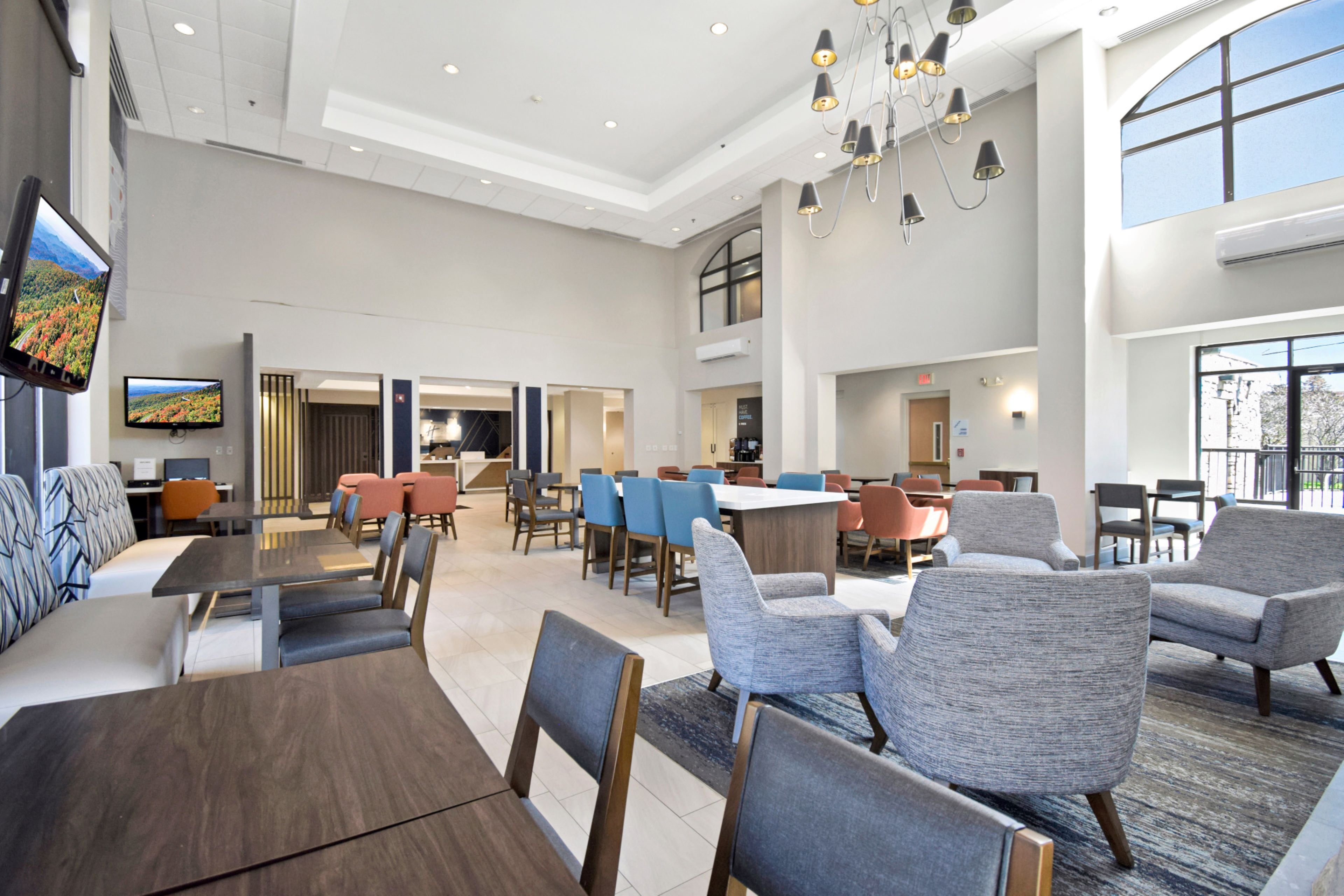 Holiday Inn Express Boone 45/77