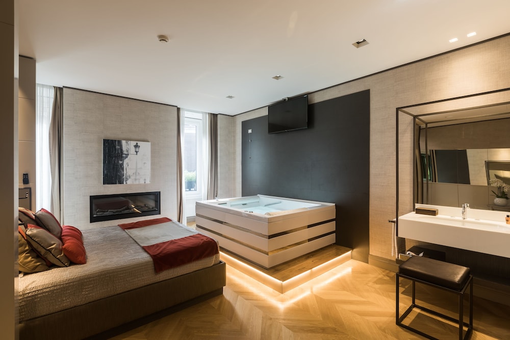 San Carlo Suite 54/71