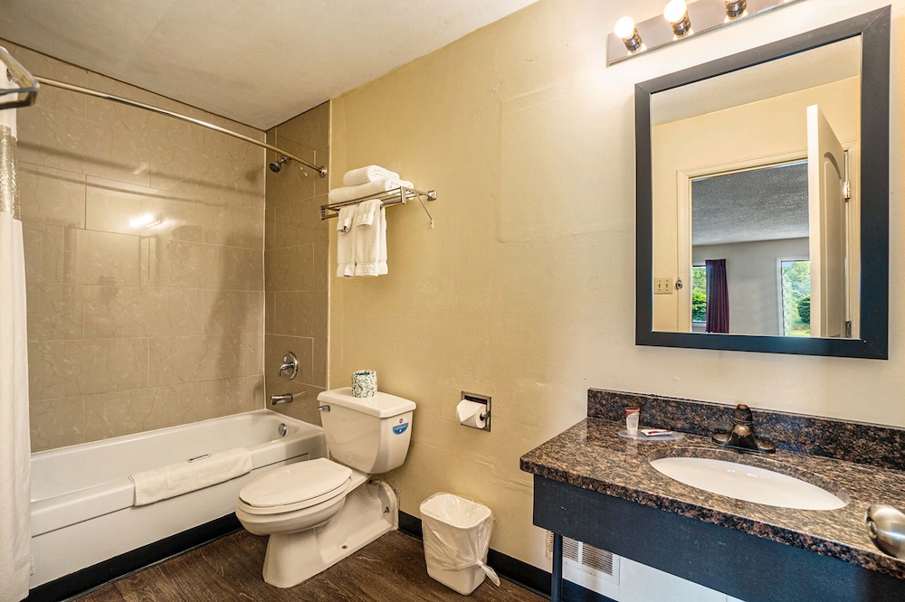 Great Lakes Inn and Suites 44/45