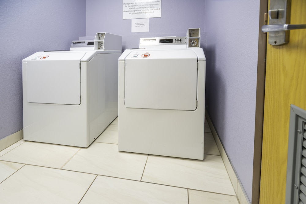 HOLIDAY INN EXPRESS ROCHELLE 26/71
