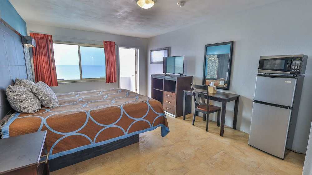 Driftwood Resort 18/70