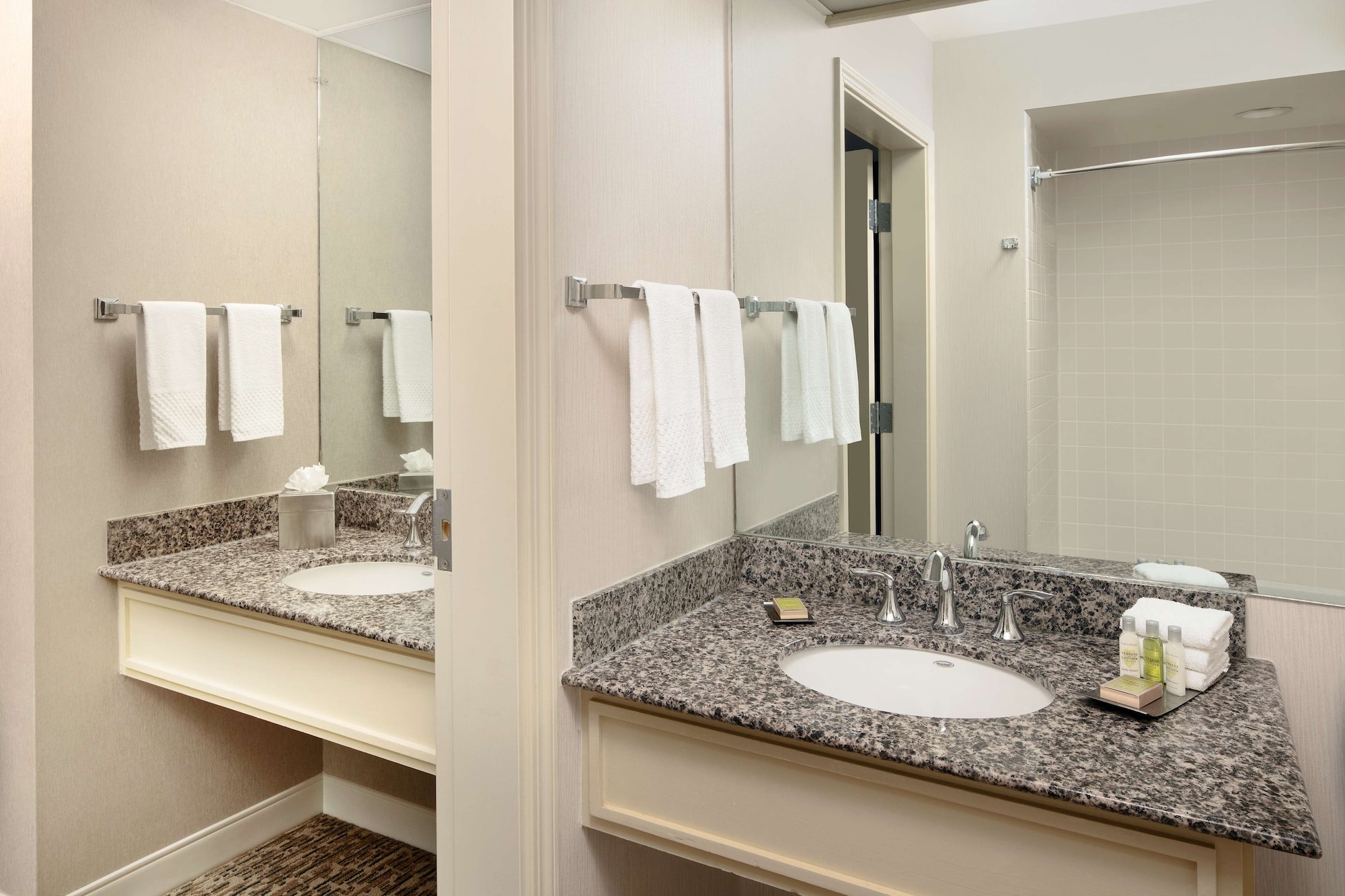 غرفة بسريرين كوين بإطلالة على الفناء، Doubletree By Hilton Sonoma Wine Country 7/10