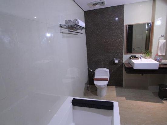 Grand Dian Hotel Brebes 40/41
