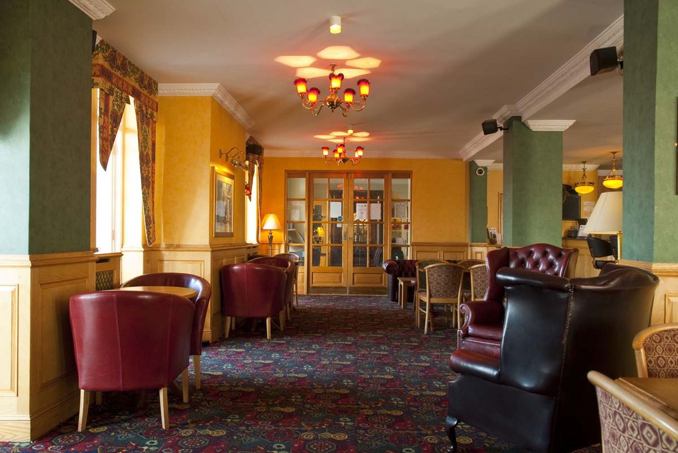 Royal Hotel 23/34