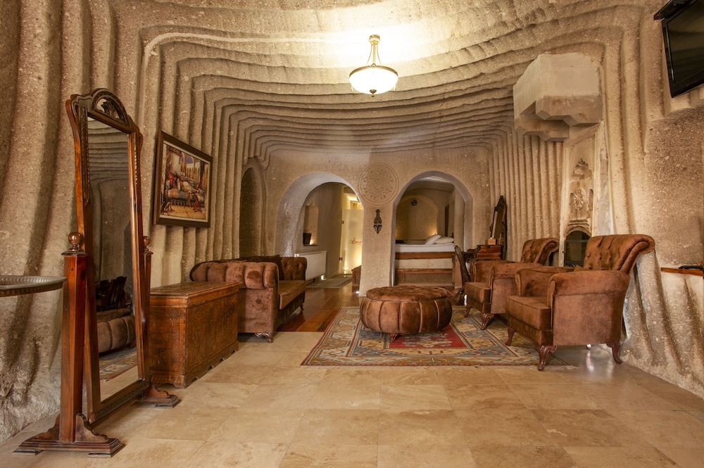 Ottoman Cave Suites 60/77